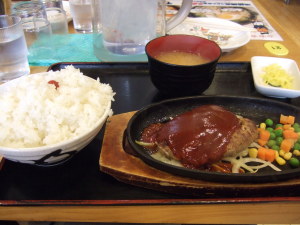 手作りハンバーグ定食